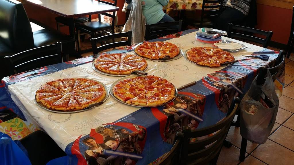 Pizza Plus | restaurant | 2603 Sullivan Gardens Pkwy, Kingsport, TN 37660, USA | 4233495565 OR +1 423-349-5565
