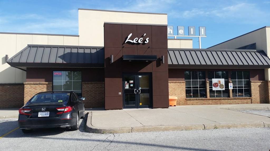Lees Asian Cuisine | restaurant | 3140 Dougall Ave, Windsor, ON N9E 1S6, Canada | 5199690333 OR +1 519-969-0333