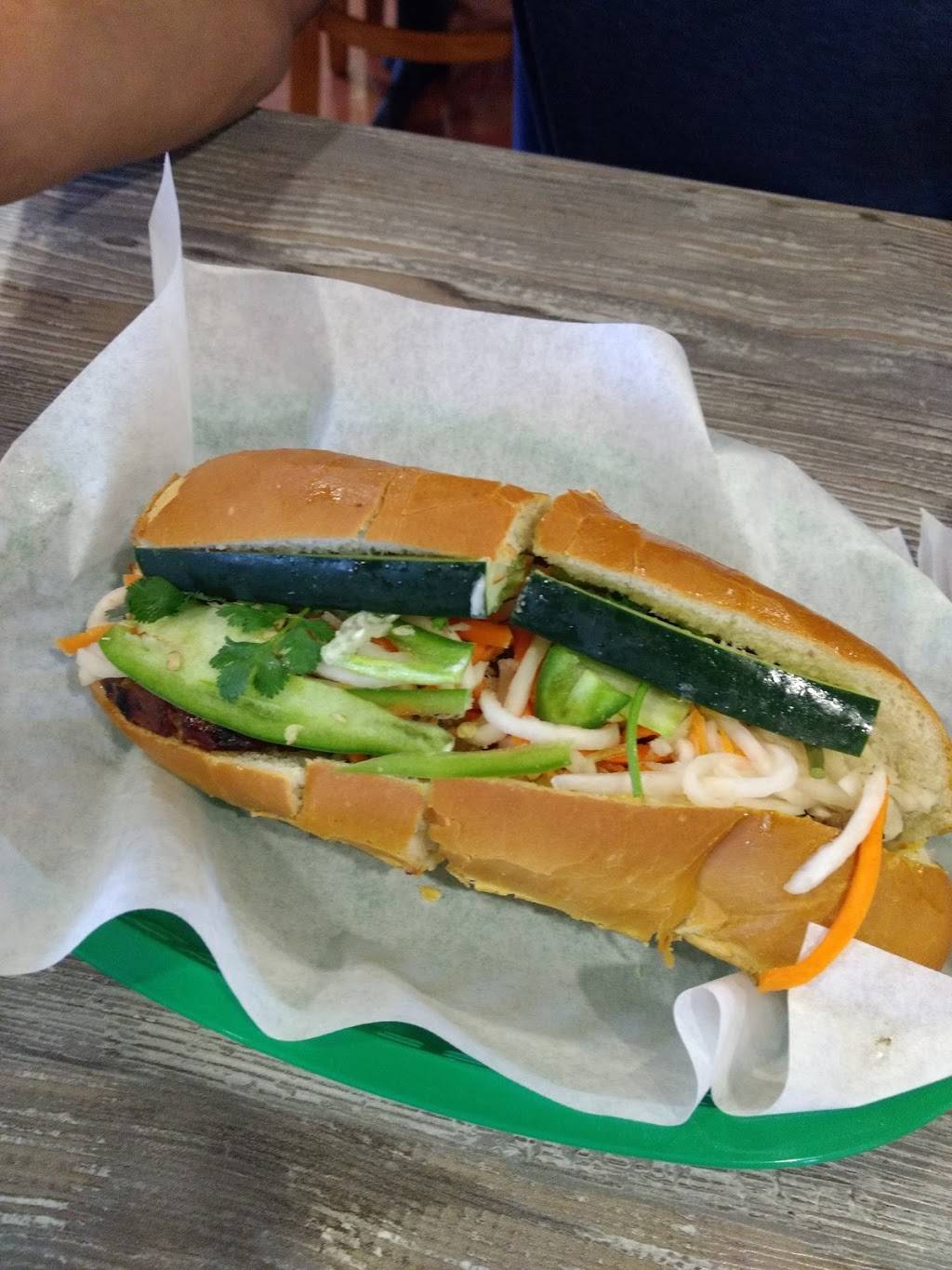 Huong Lan 11 | restaurant | 3757 W Shaw Ave, Fresno, CA 93711, USA | 5592719998 OR +1 559-271-9998