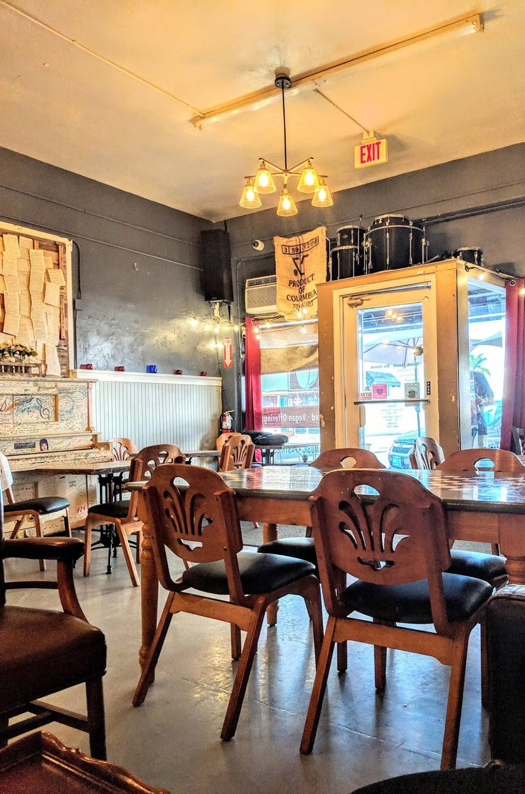 Common Grounds Brew & Roastery | cafe | 12 S J St, Lake Worth, FL 33460, USA | 5613188980 OR +1 561-318-8980