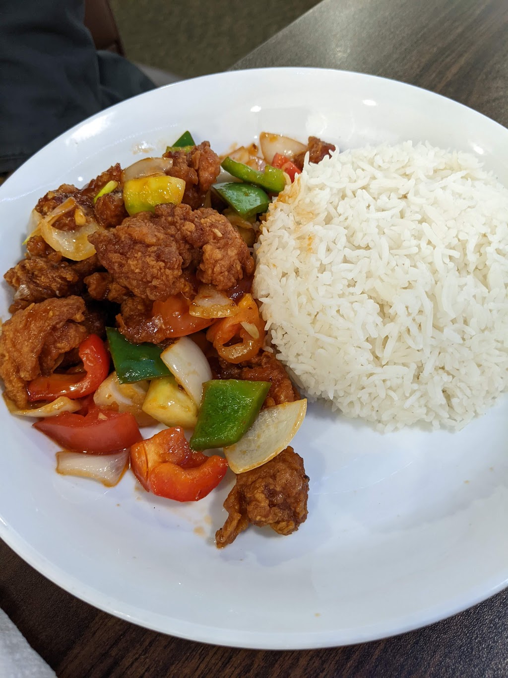 Hkakabo Razi Asian Restaurant | restaurant | 501 1st St NW C, Austin, MN 55912, USA | 5075099028 OR +1 507-509-9028