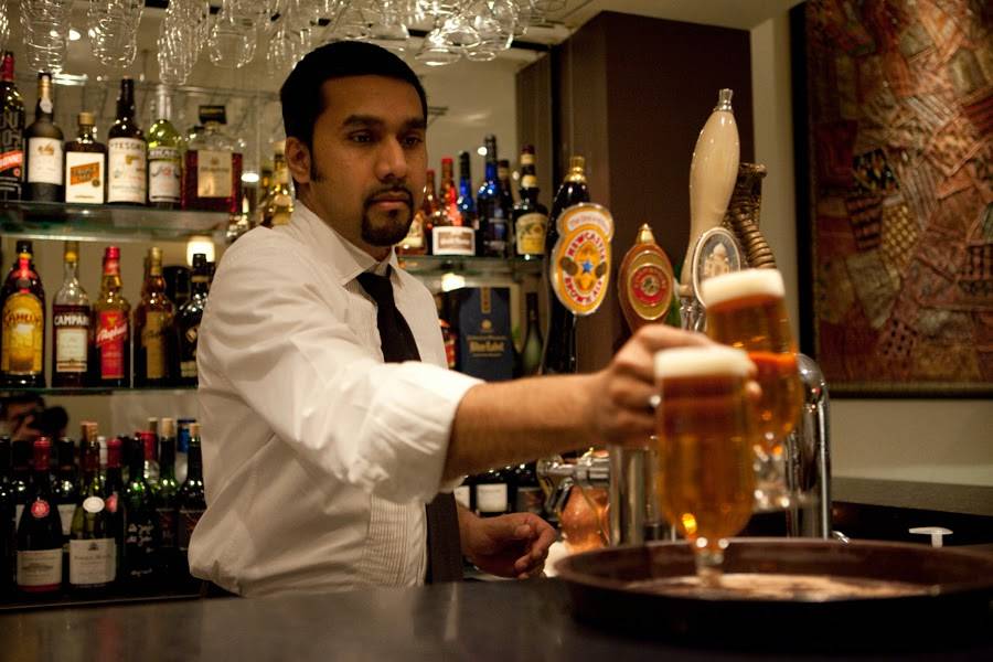 Le Taj | restaurant | 2077 Rue Stanley, Montréal, QC H3A 1R7, Canada | 5148459015 OR +1 514-845-9015