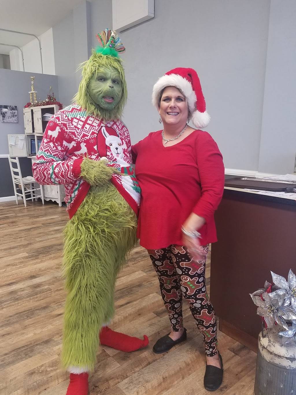 The Red Oak Grill | restaurant | 217 Main St, Oak Hill, WV 25901, USA | 6818235319 OR +1 681-823-5319