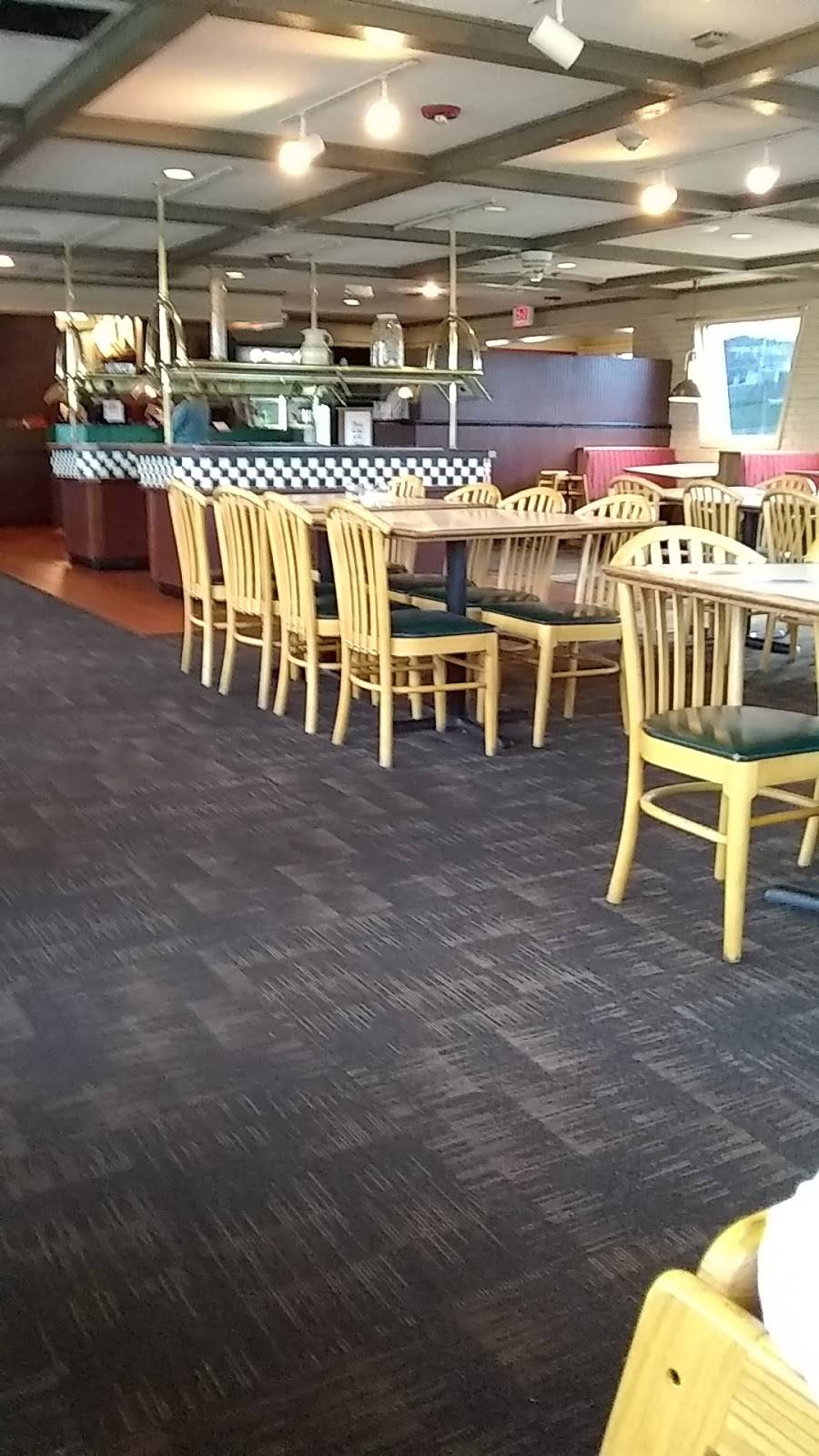 Pizza Hut | meal takeaway | 191 Grand Army of the Republic Hwy, Somerset, MA 02726, USA | 5086750333 OR +1 508-675-0333