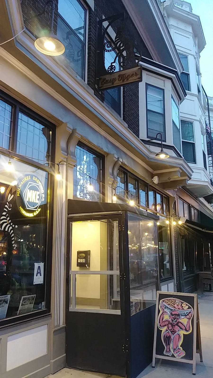 Easy Tyger | restaurant | 1230 E Brady St, Milwaukee, WI 53202, USA | 4142266640 OR +1 414-226-6640