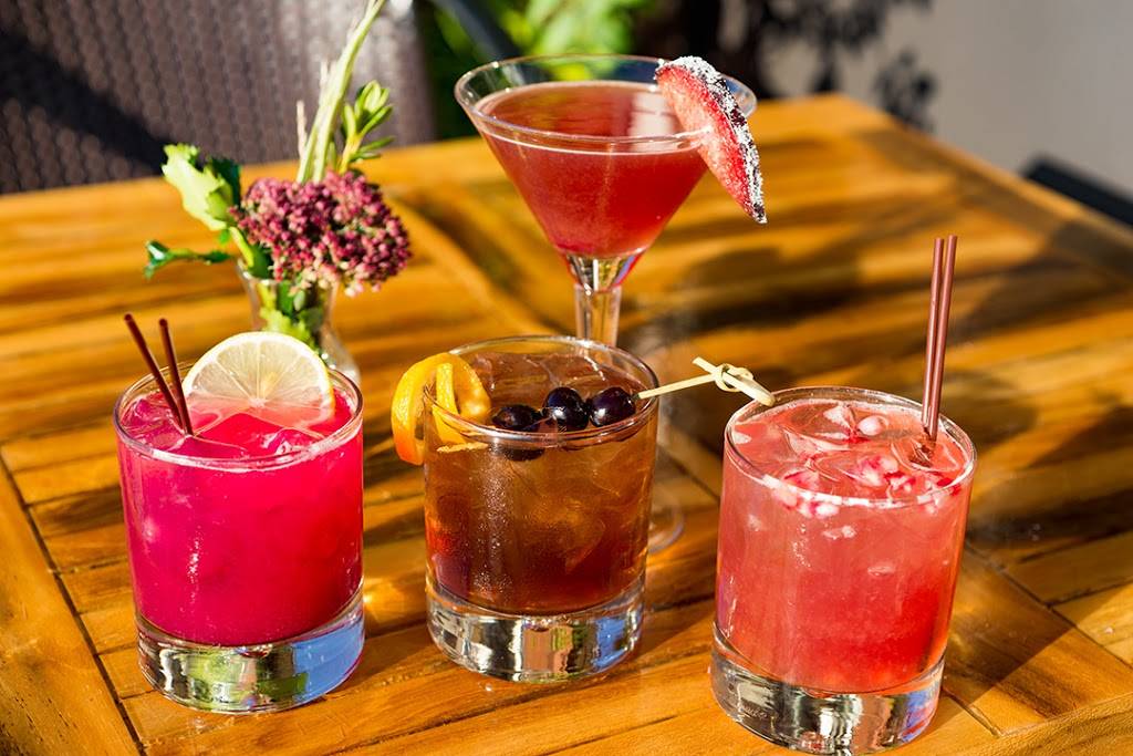 Elm Square Oyster Co. | night club | 2 Elm Sq, Andover, MA 01810, USA | 9784702228 OR +1 978-470-2228