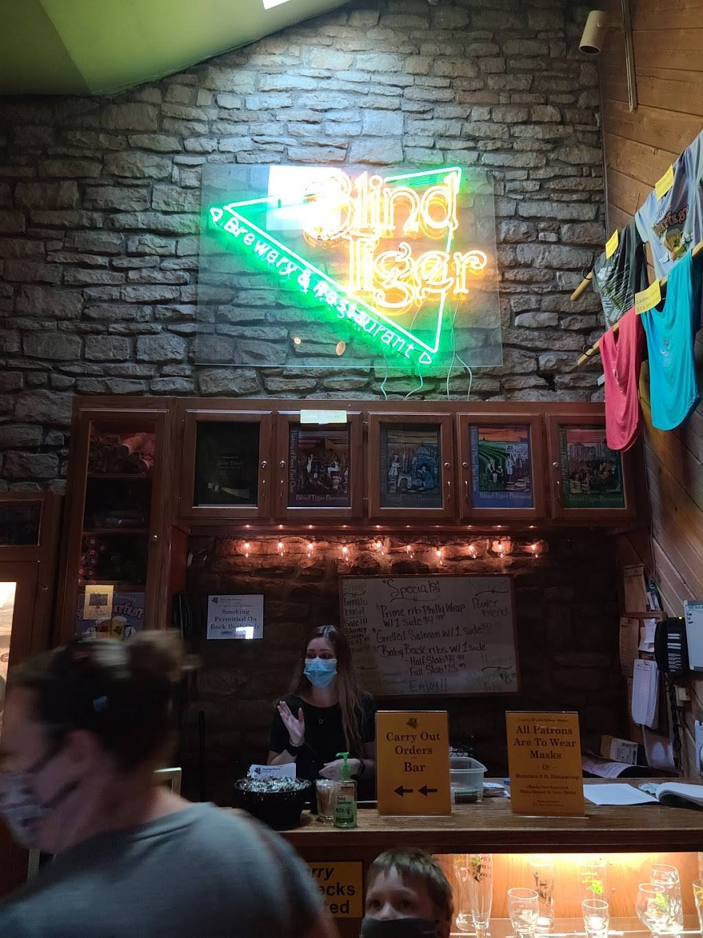 Blind Tiger Brewery & Restaurant | restaurant | 417 SW 37th St, Topeka, KS 66611, USA | 7852672739 OR +1 785-267-2739