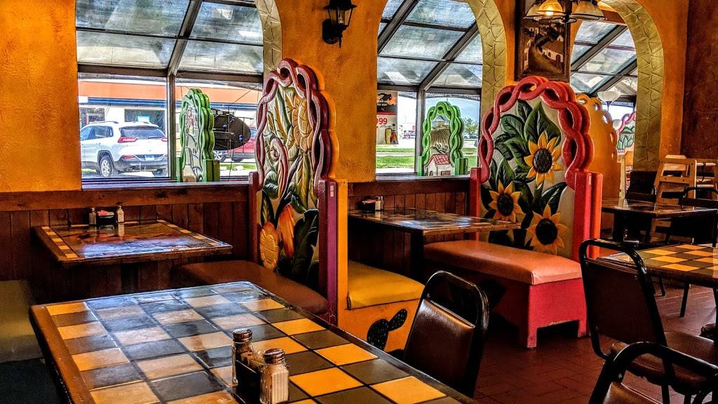 La Hacienda | restaurant | 927 N Rte 49, Casey, IL 62420, USA | 2179322974 OR +1 217-932-2974