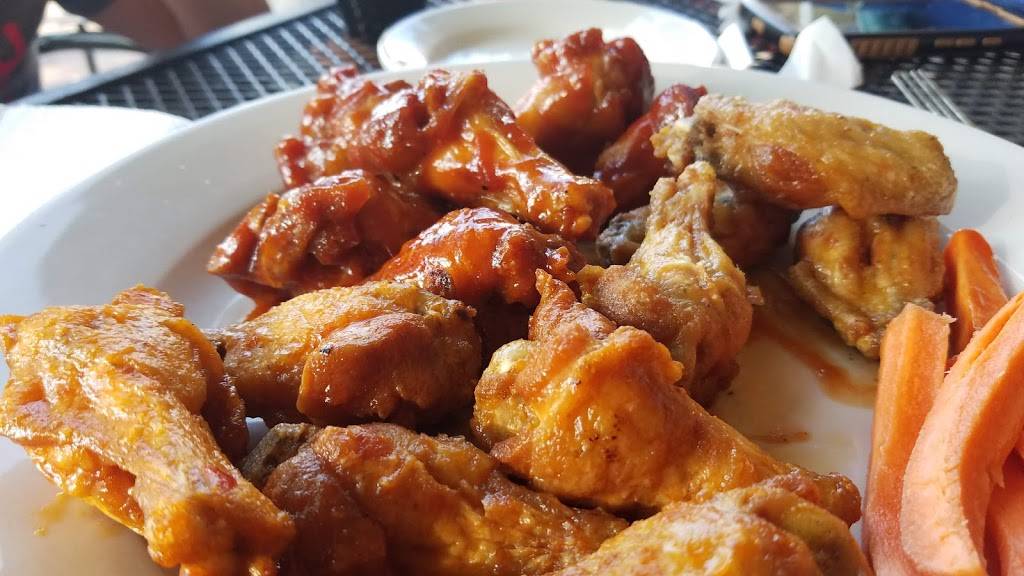 Wild Wing Cafe | cafe | 111 W Main St, Spartanburg, SC 29306, USA | 8645854646 OR +1 864-585-4646