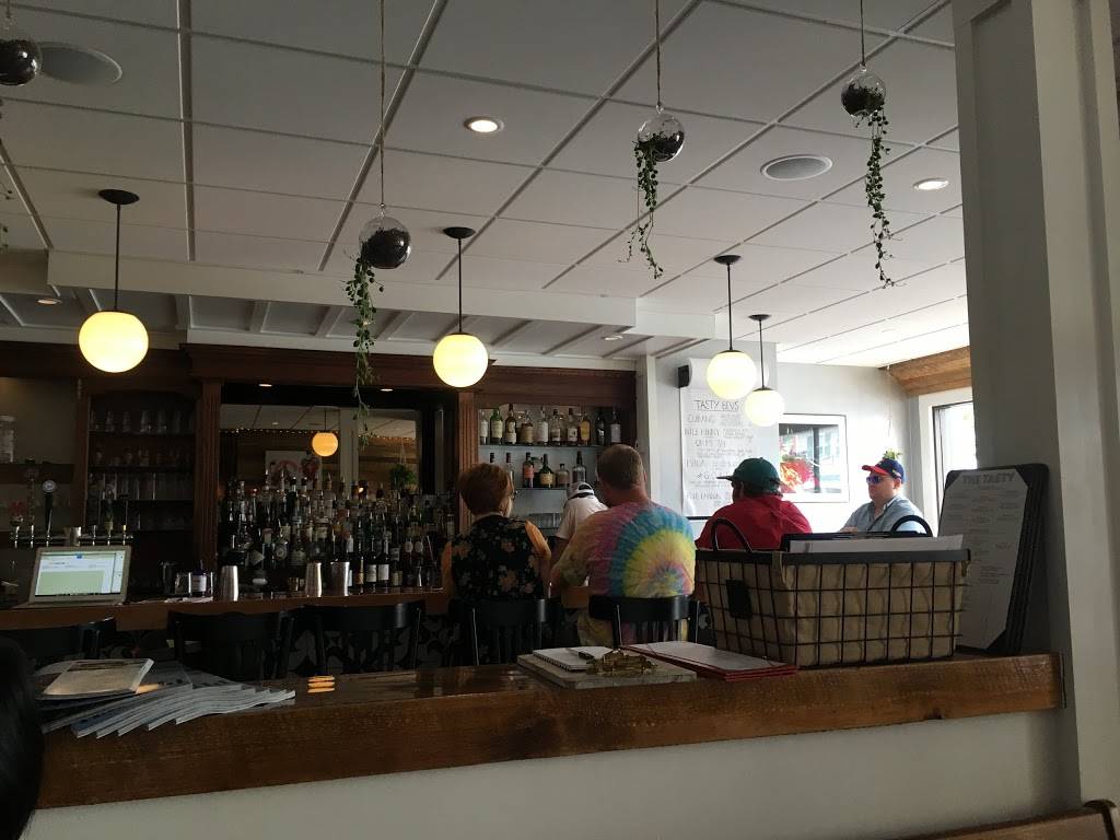 The Tasty | restaurant | 42 Court St, Plymouth, MA 02360, USA | 5085917302 OR +1 508-591-7302