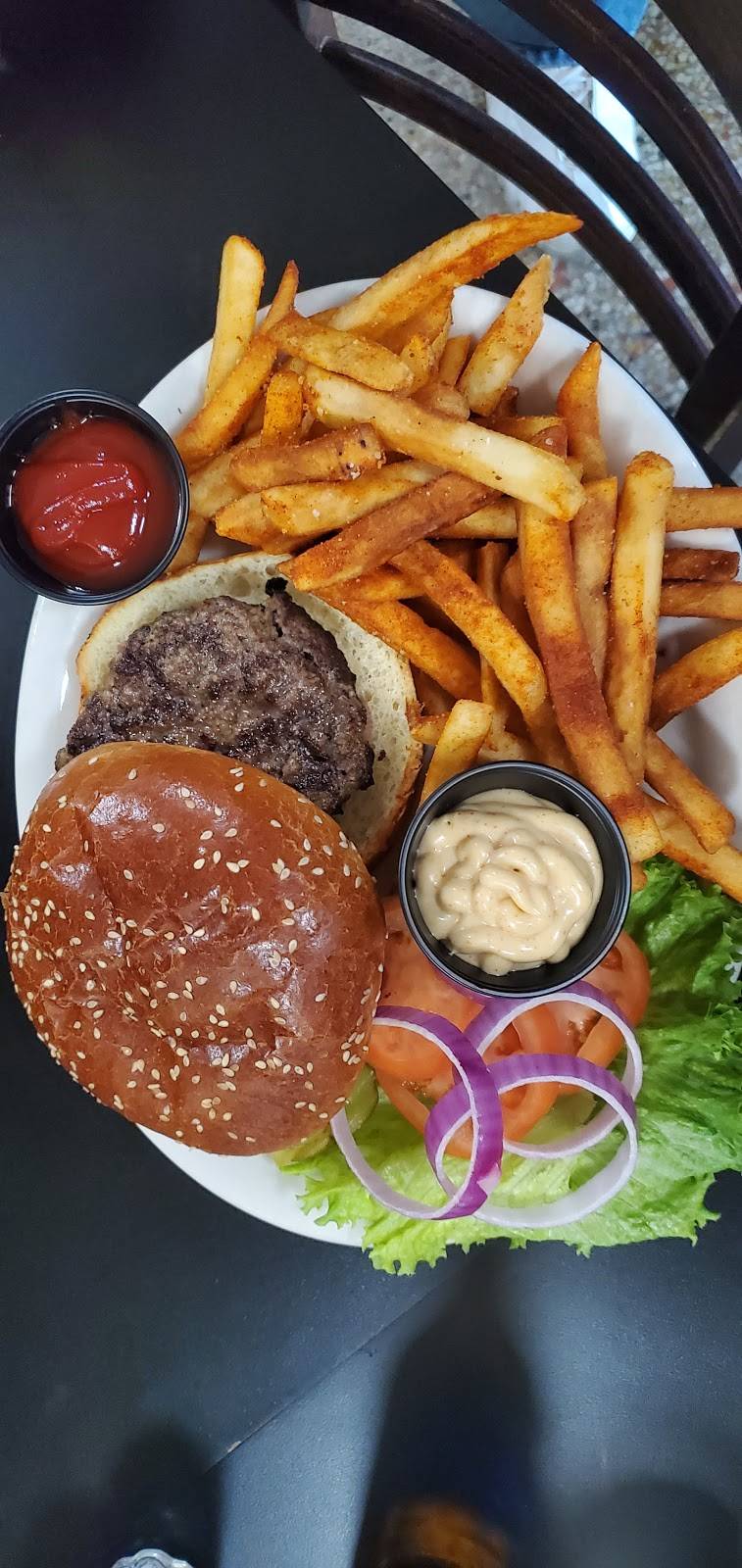 VZDs Restaurant & Bar | restaurant | 4200 N Western Ave, Oklahoma City, OK 73118, USA | 4056023006 OR +1 405-602-3006