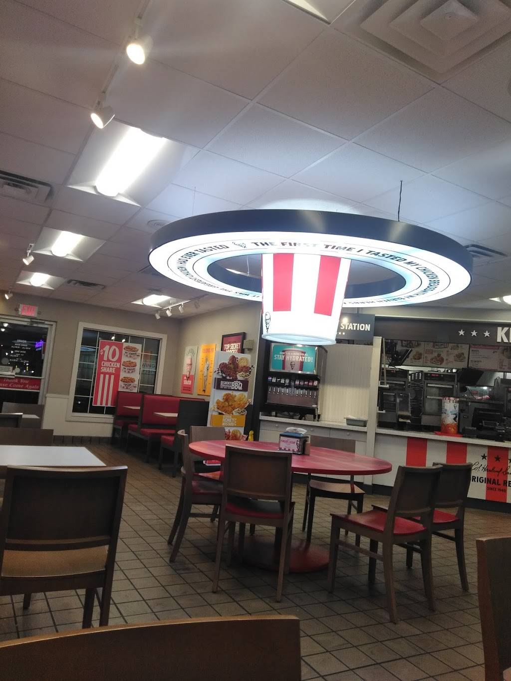 KFC | restaurant | 4306 Summer Ave, Memphis, TN 38122, USA | 9016856645 OR +1 901-685-6645