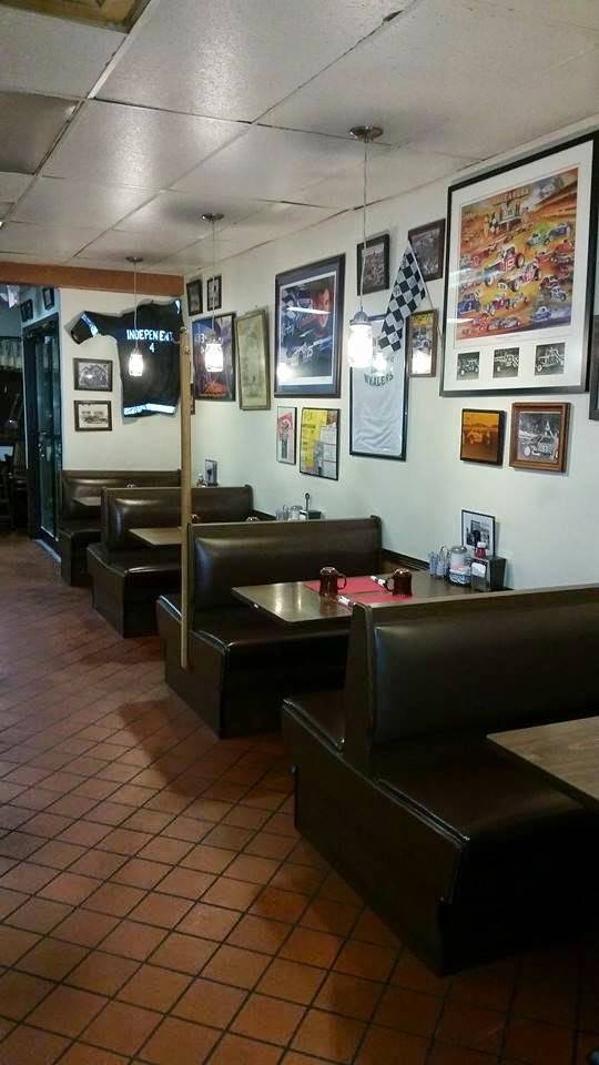 Pine Grove Diner | restaurant | 78 Lake Ave, Danbury, CT 06810, USA | 2037986556 OR +1 203-798-6556