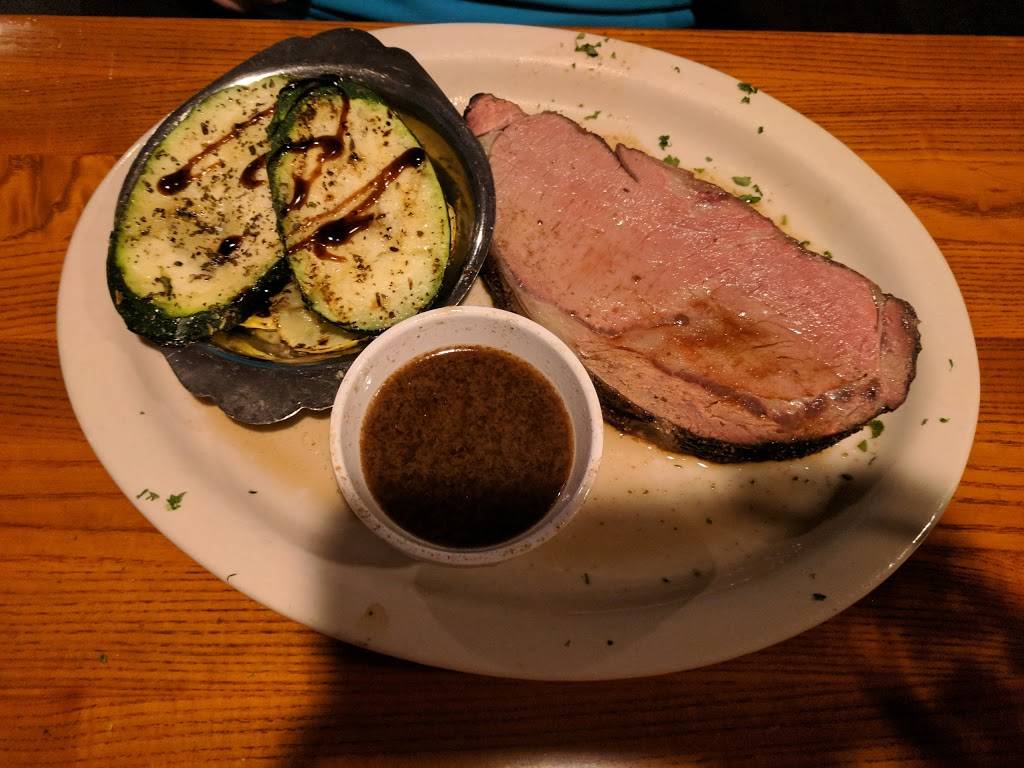 Chucks Steak House / Margaritagrill | restaurant | 10 Prospect St, Auburn, MA 01501, USA | 5088322553 OR +1 508-832-2553