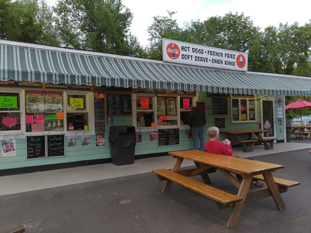 Sugar Loaf Frostee | restaurant | 116 Amherst Rd, Sunderland, MA 01375, USA | 4136657585 OR +1 413-665-7585