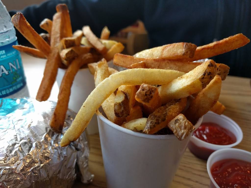 Five Guys | meal takeaway | 10 Cornerstone Square, Westford, MA 01886, USA | 9786926008 OR +1 978-692-6008