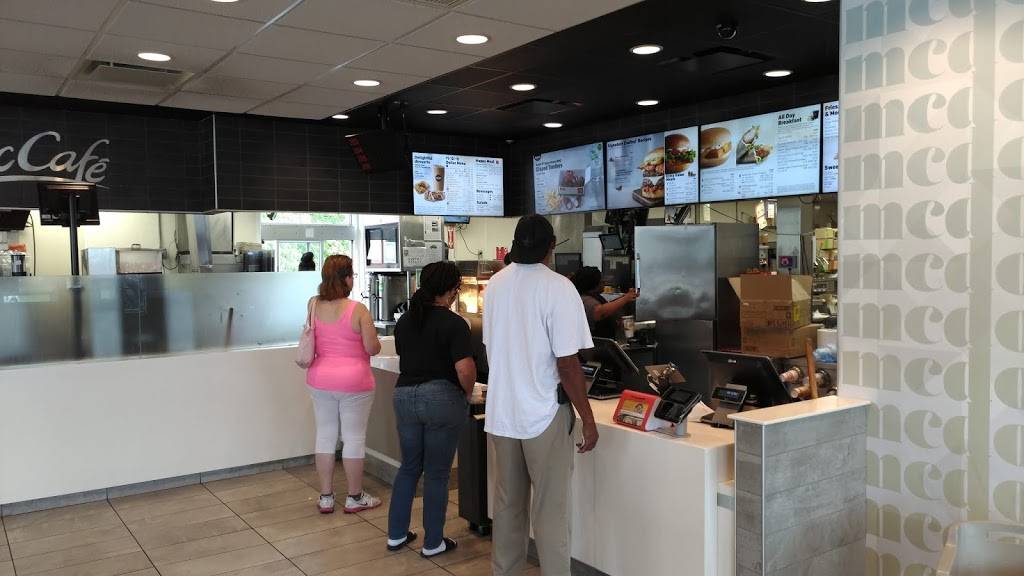 McDonalds | cafe | 1212 W Broadway, Louisville, KY 40203, USA | 5025847446 OR +1 502-584-7446