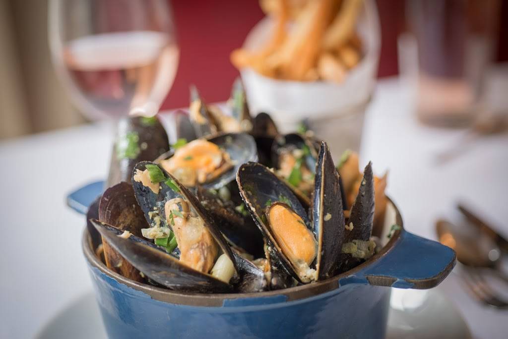 Jacques Brasserie | restaurant | 206 E 85th St, New York, NY 10028, USA | 2123272272 OR +1 212-327-2272