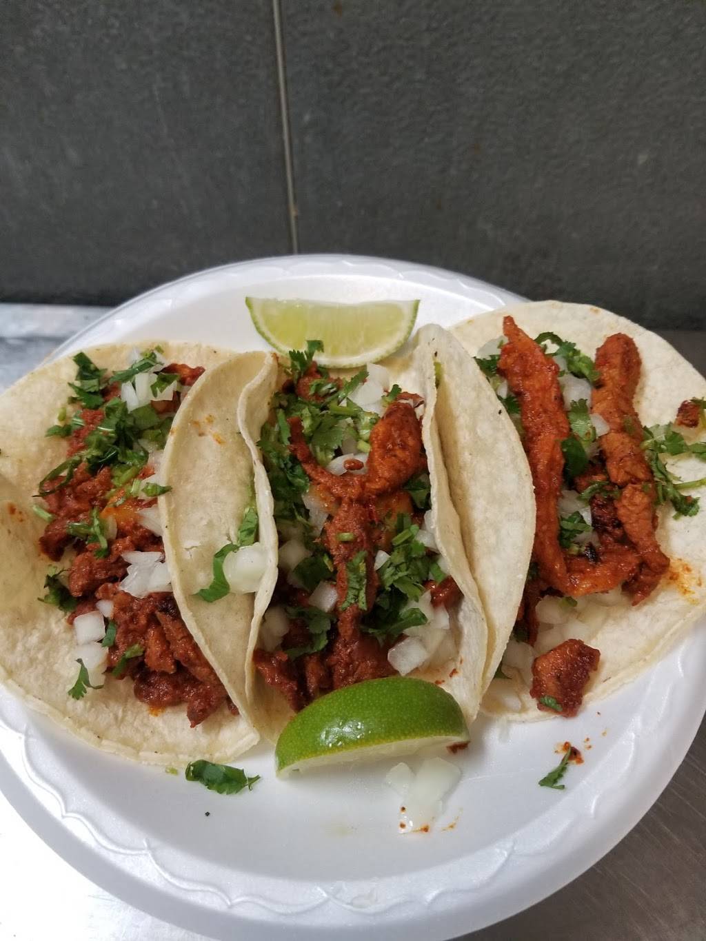Victors Taco Shop | restaurant | 2121 Cumberland Ave #2817, Knoxville, TN 37916, USA | 8656330330 OR +1 865-633-0330
