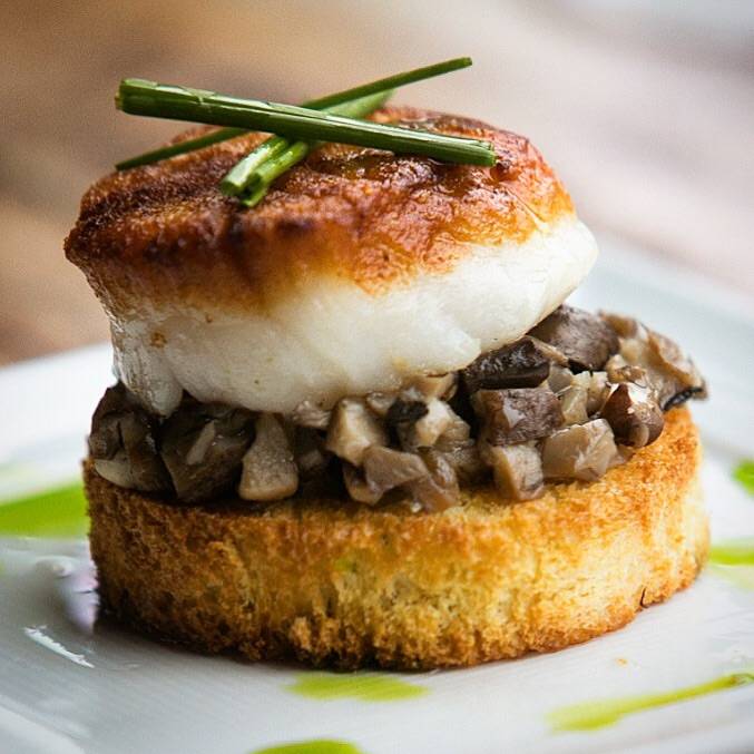 Union Hall Hoboken | restaurant | 306 Sinatra Dr, Hoboken, NJ 07030, USA | 2016838900 OR +1 201-683-8900