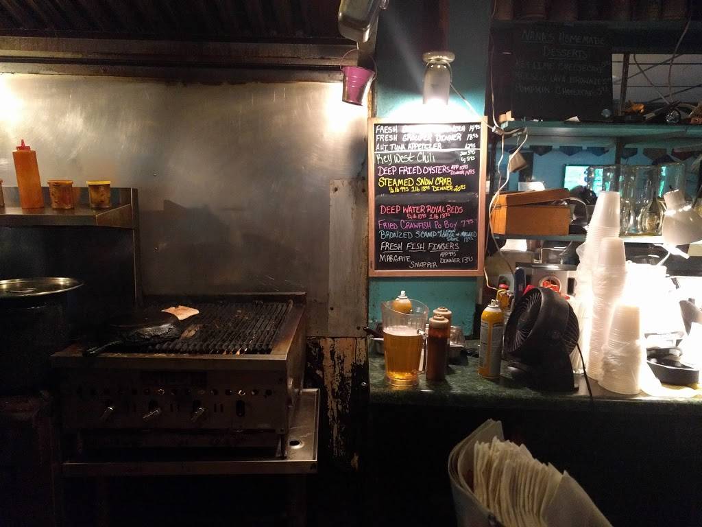 Wahoos Waterside Pub and Patio | restaurant | 17801 Gulf Blvd, Redington Shores, FL 33708, USA | 7273935525 OR +1 727-393-5525