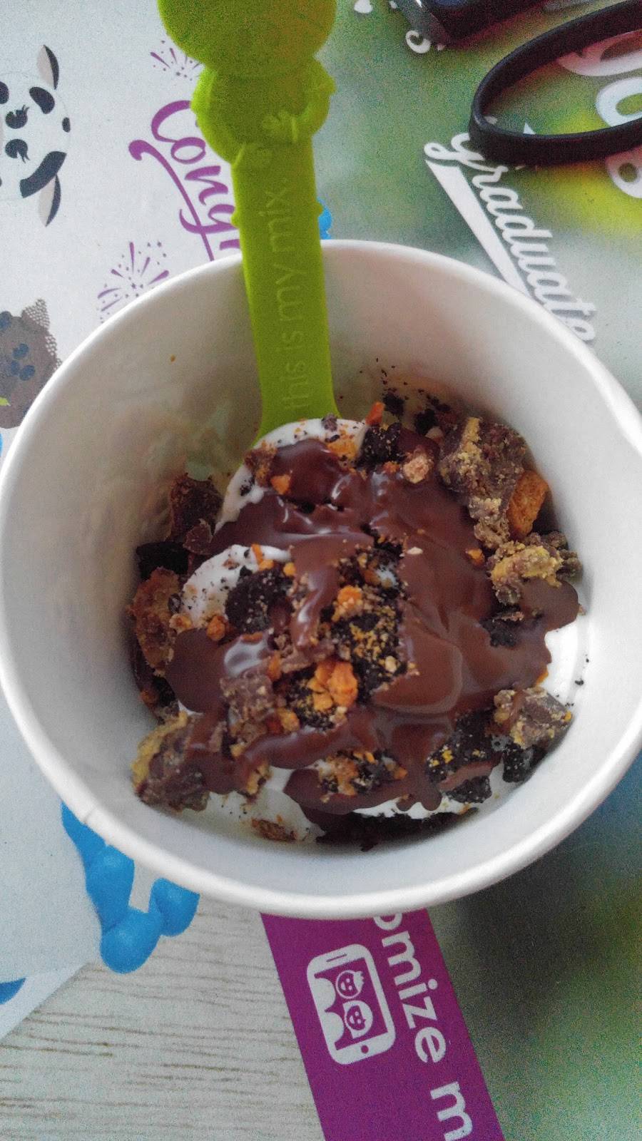 Menchies Frozen Yogurt | bakery | 404 E Central Blvd, Orlando, FL 32801, USA | 4074402843 OR +1 407-440-2843