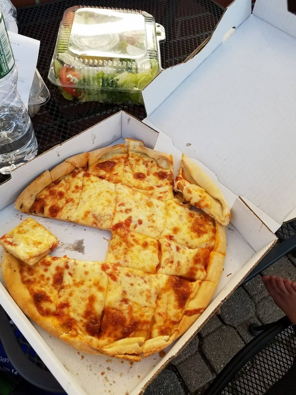 J & G Pizza Palace | restaurant | 5692 Main St, Sylvania, OH 43560, USA | 4198826061 OR +1 419-882-6061