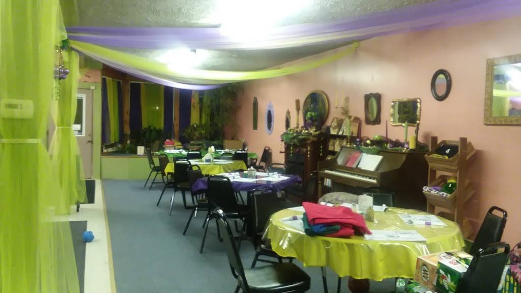 Mitzis Place | restaurant | 112 E Main St, Dayton, PA 16222, USA | 8142570122 OR +1 814-257-0122