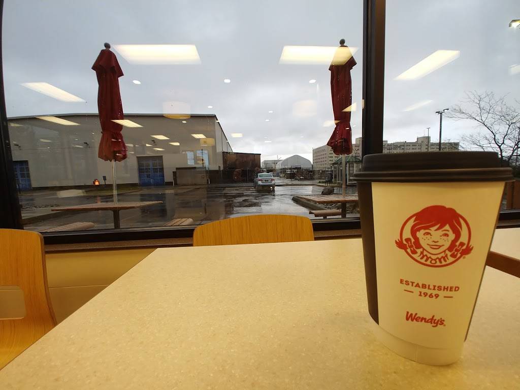 Wendys | restaurant | 20 Dewey St Building 1019, Bremerton, WA 98314, USA | 3603730195 OR +1 360-373-0195