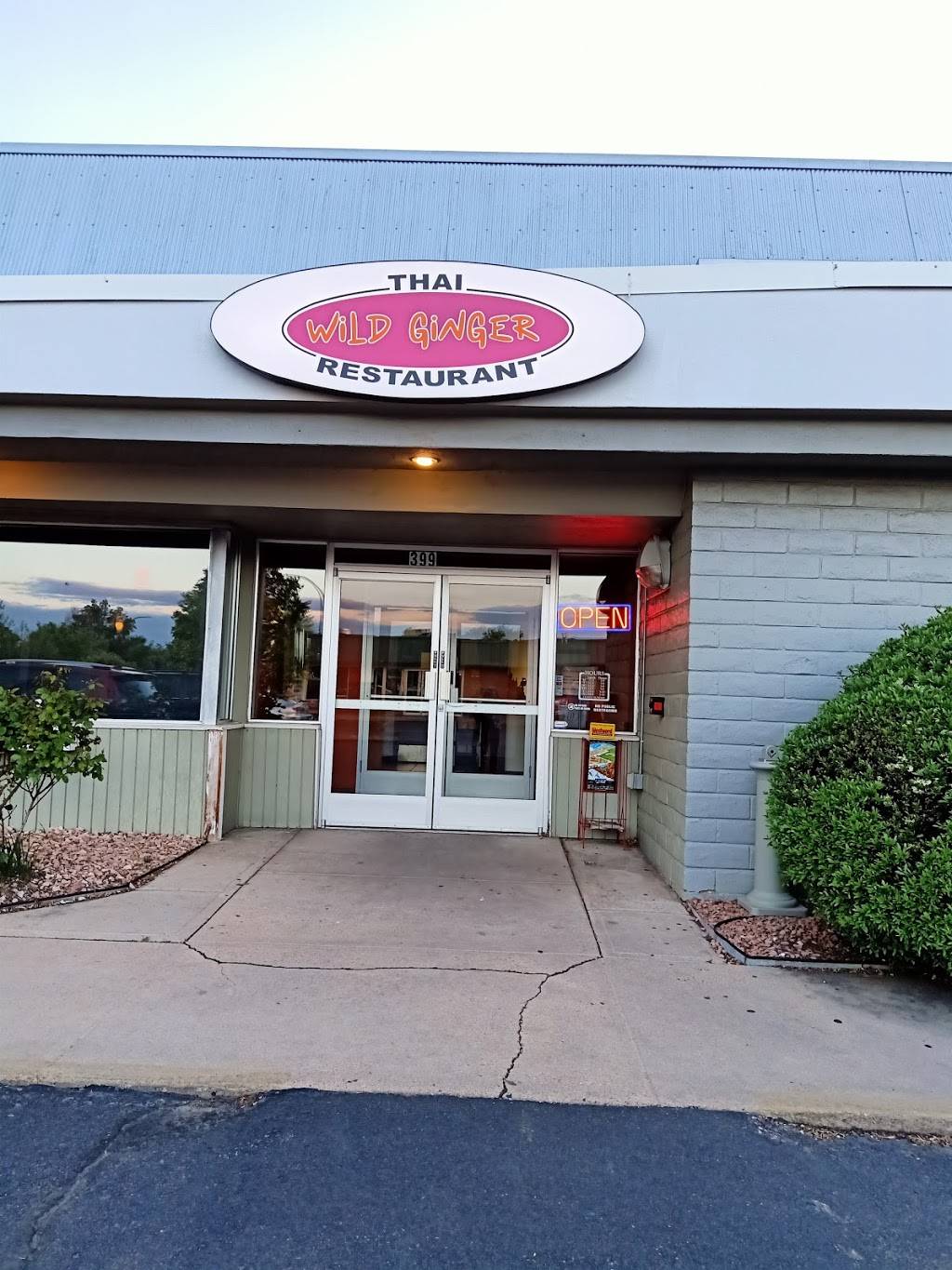 Wild Ginger | restaurant | 399 W Littleton Blvd, Littleton, CO 80120, USA | 3037941115 OR +1 303-794-1115