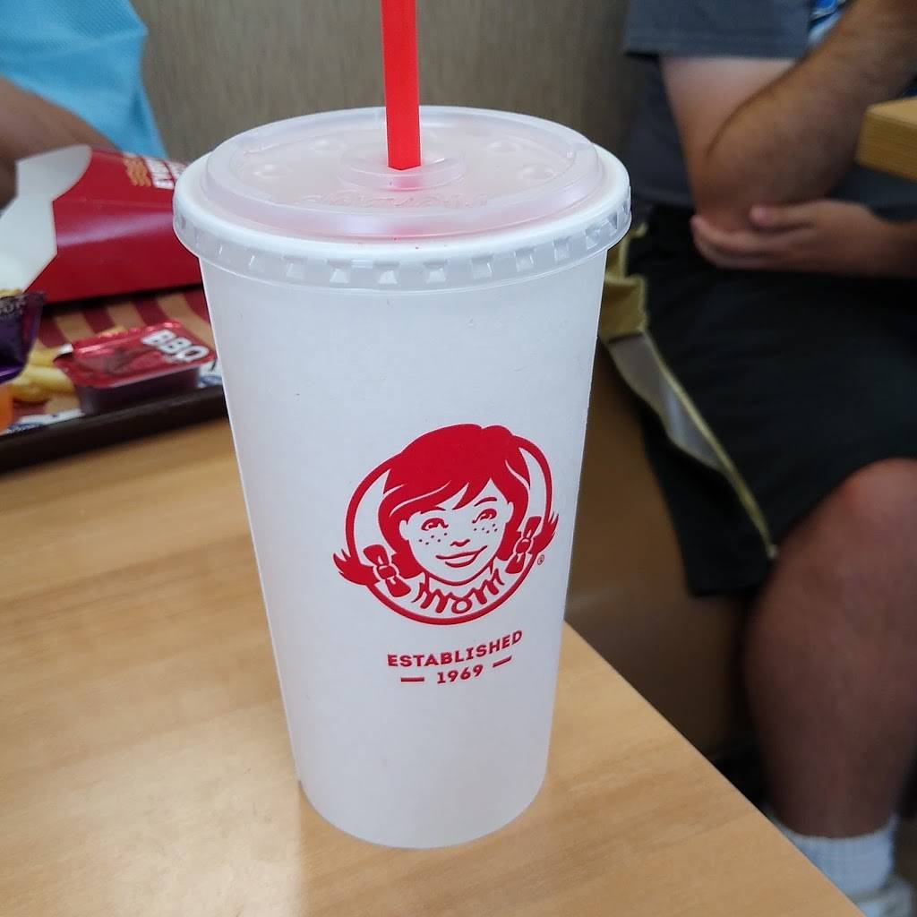 Wendys | restaurant | 500 W Church St, Lexington, TN 38351, USA | 7319679398 OR +1 731-967-9398