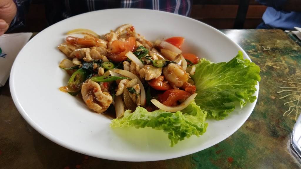 Tara Thai | restaurant | 7501 Leesburg Pike, Falls Church, VA 22043, USA | 7035069788 OR +1 703-506-9788