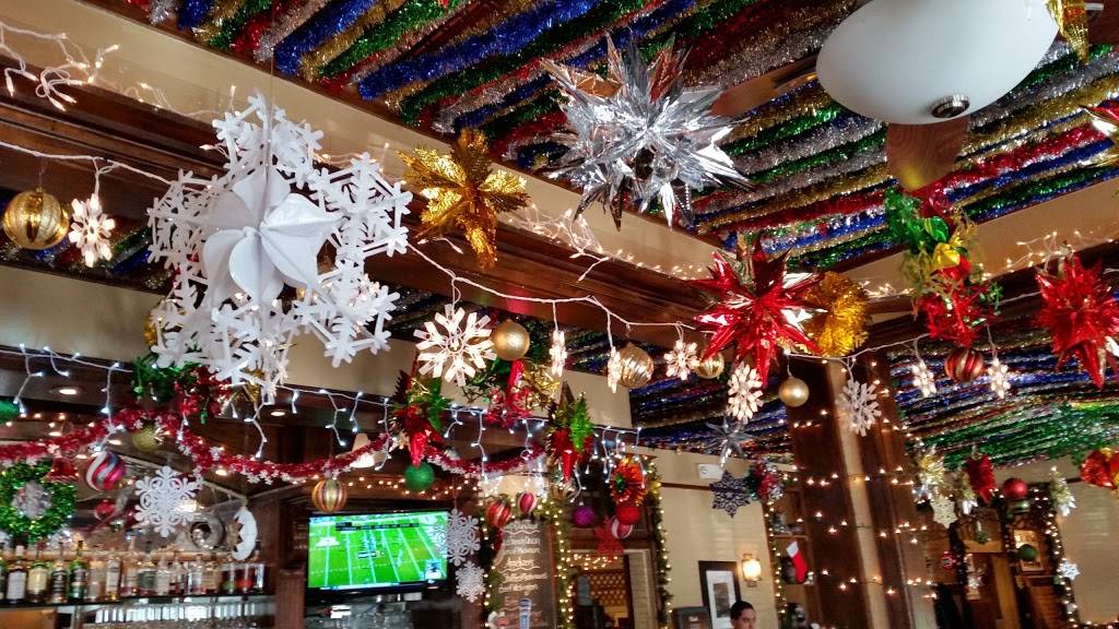 Ice House Mall & Village Shops | shopping mall | 200 Applebee St, Barrington, IL 60010, USA | 8473816661 OR +1 847-381-6661