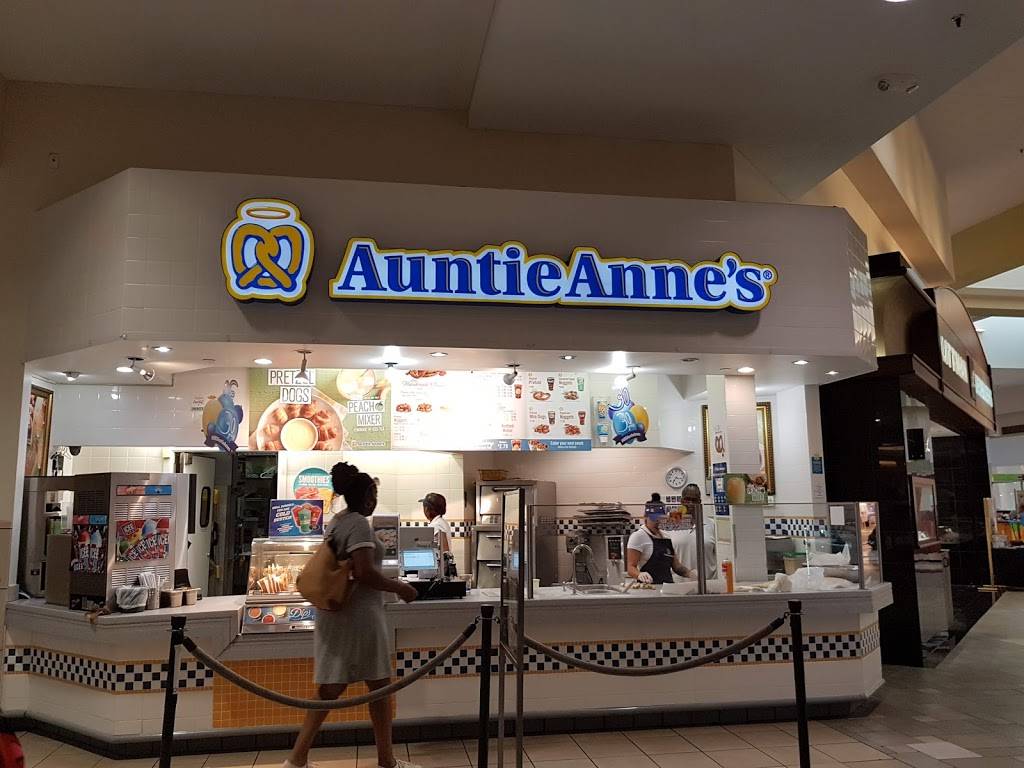 Auntie Annes | restaurant | 801 N Congress Ave Sp 779, Boynton Beach, FL 33426, USA | 5617325359 OR +1 561-732-5359