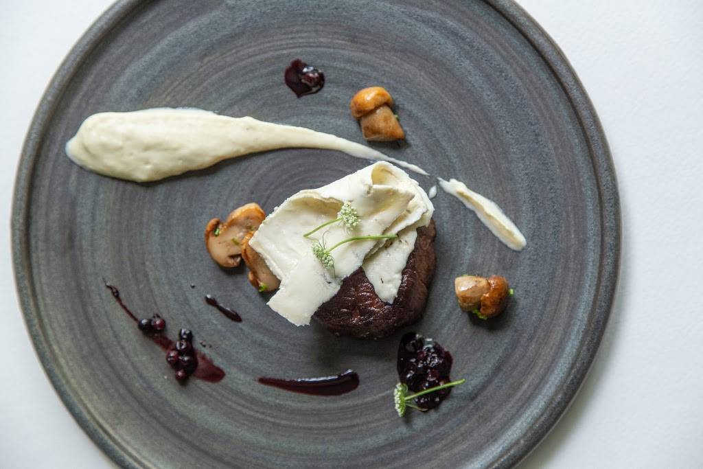 The Blue Door Kitchen and Inn | restaurant | 675 Zachary Taylor Hwy, Flint Hill, VA 22627, USA | 5406751700 OR +1 540-675-1700