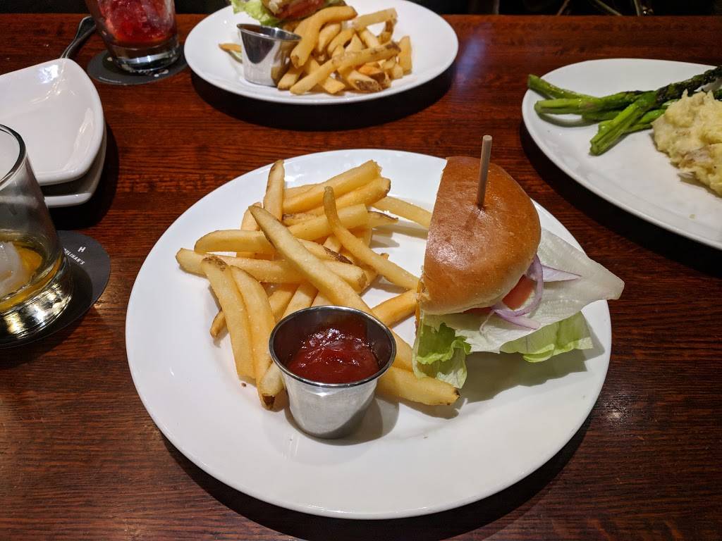 Houlihans | restaurant | Prestonwood Houlihan’s, 5225 Belt Line Rd #220, Dallas, TX 75254, USA | 9723860689 OR +1 972-386-0689