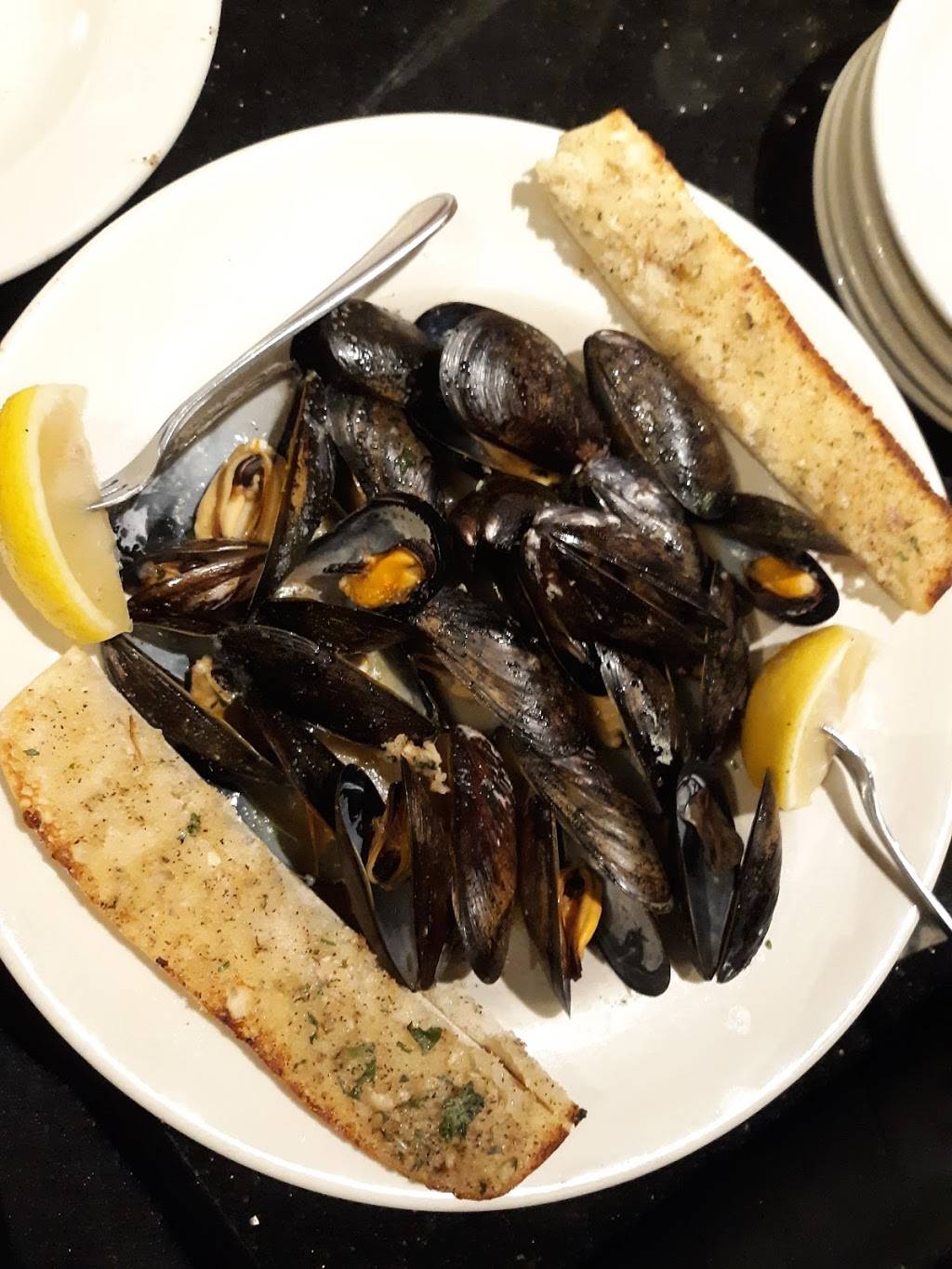 Delmonicos Italian Steakhouse | restaurant | 3 Northside Dr, Clifton Park, NY 12065, USA | 5183835656 OR +1 518-383-5656