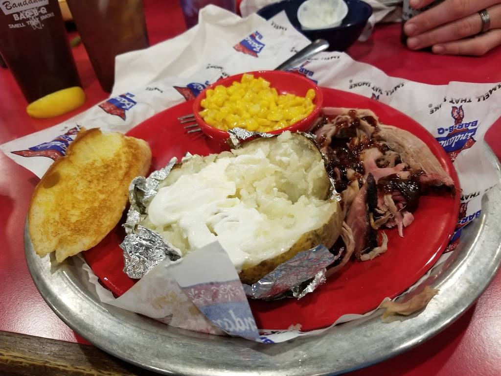 Bandanas Bar-B-Q | restaurant | 4608 N Illinois St, Fairview Heights, IL 62208, USA | 6182222060 OR +1 618-222-2060