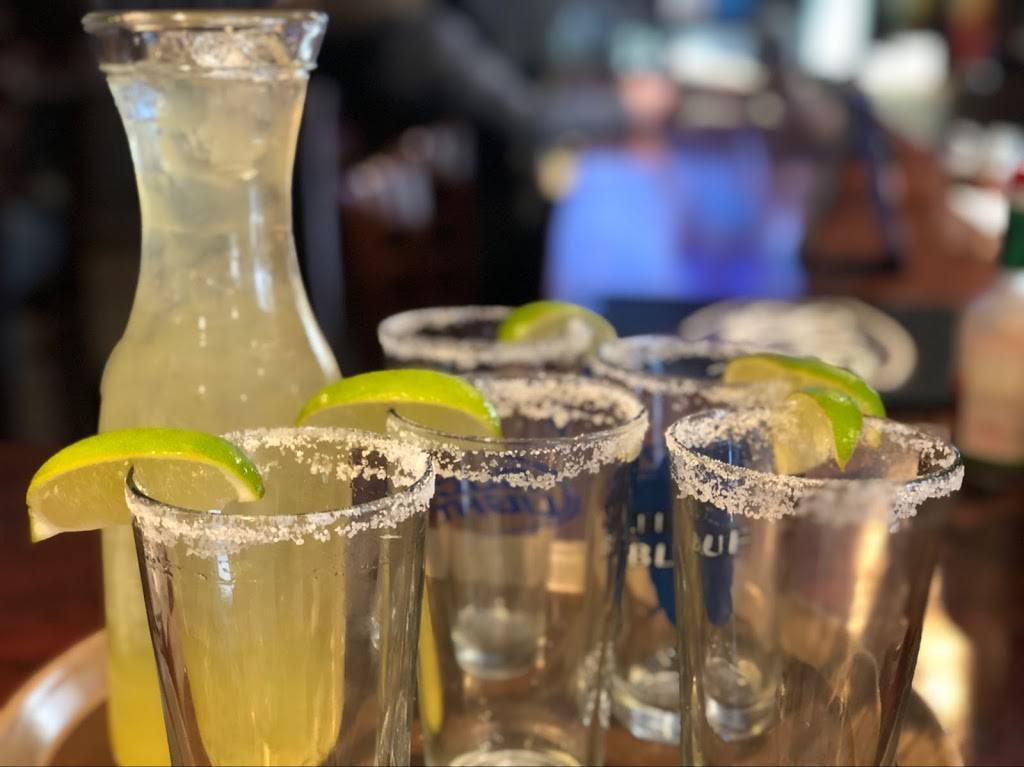 Steamers Beach Side Bar & Oven | restaurant | 8160 N Lake Blvd, Kings Beach, CA 96143, USA | 5305462218 OR +1 530-546-2218