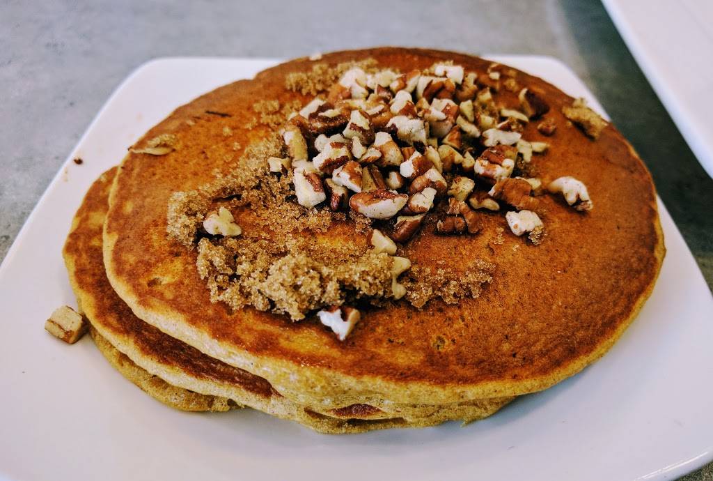 Uptown Grill | restaurant | 3 E Main St, Bay City, MI 48708, USA | 9894391557 OR +1 989-439-1557