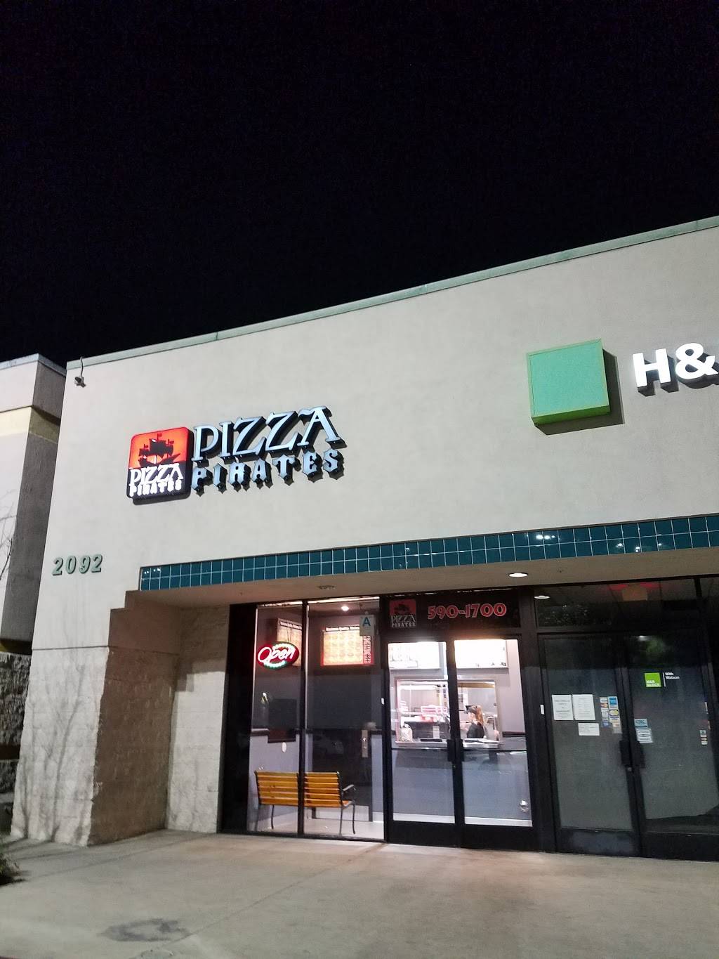 Pizza Pirates | restaurant | 2092 S Garey Ave, Pomona, CA 91766, USA | 9095901700 OR +1 909-590-1700