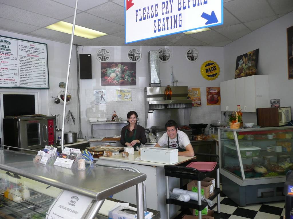 Sandys Deli | restaurant | 630 OBrien Rd, Renfrew, ON K7V 3Z2, Canada | 6134328804 OR +1 613-432-8804