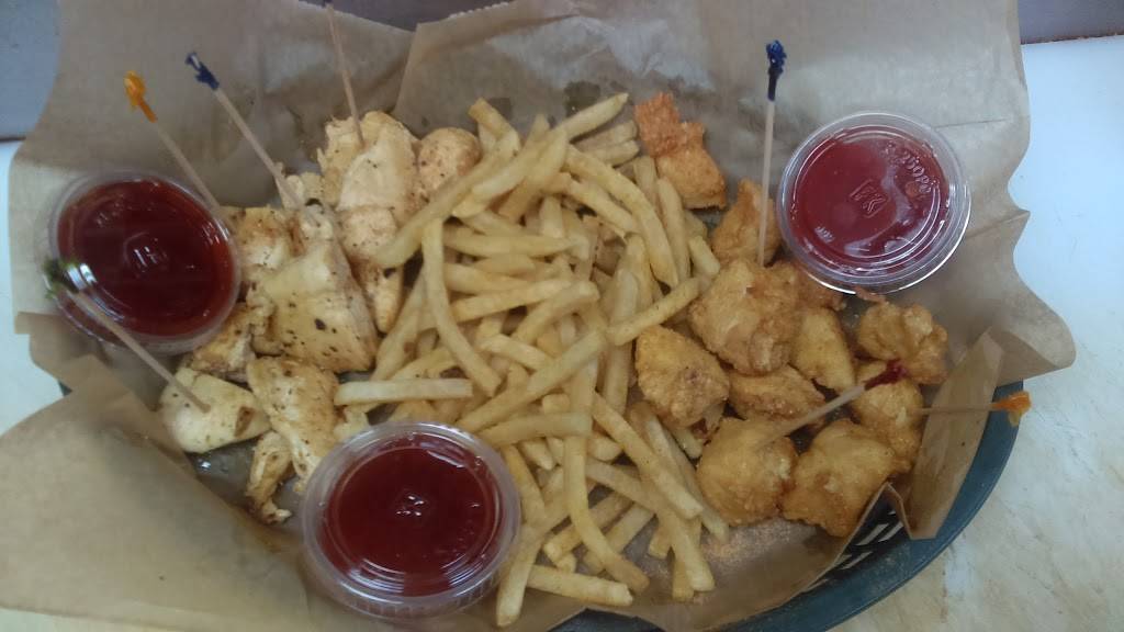 Roseland Bar & Grill | restaurant | 18401 Eight Mile Rd, Detroit, MI 48219, USA | 3135350600 OR +1 313-535-0600