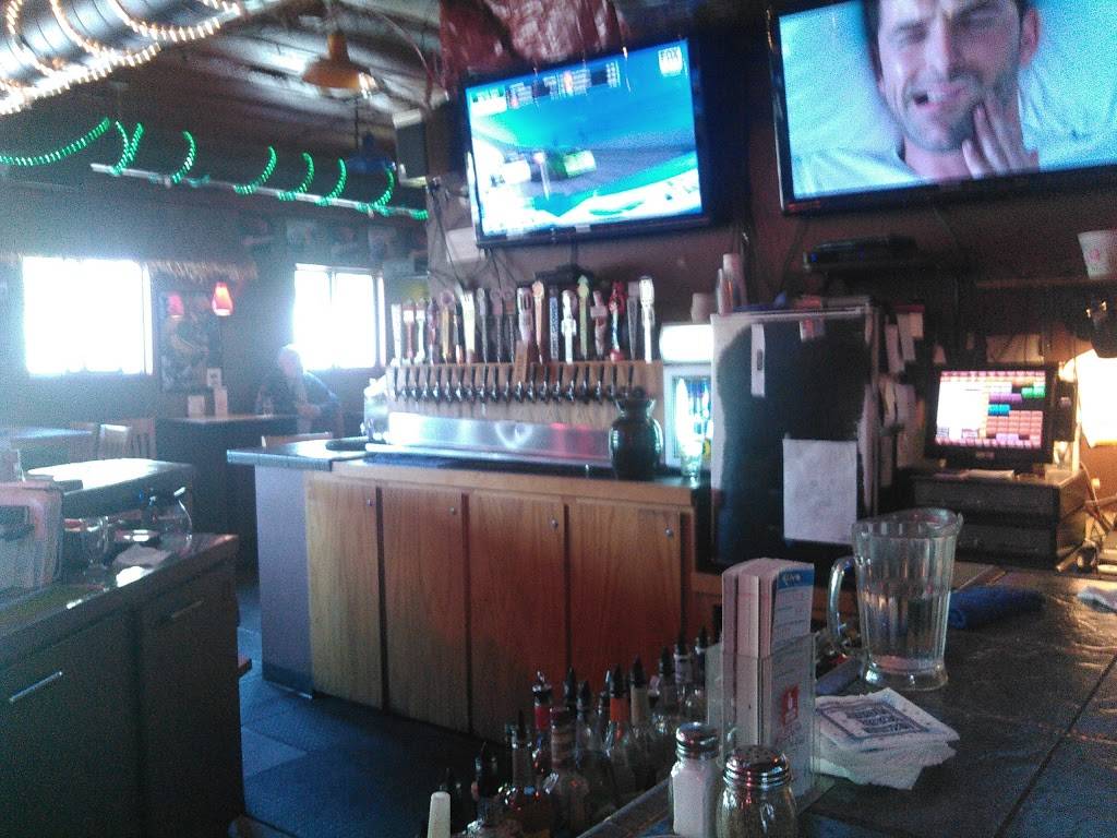 Jacks Tap Room and Quarterback Bar | restaurant | 4342 SW Beaverton Hillsdale Hwy, Portland, OR 97221, USA | 5039772161 OR +1 503-977-2161