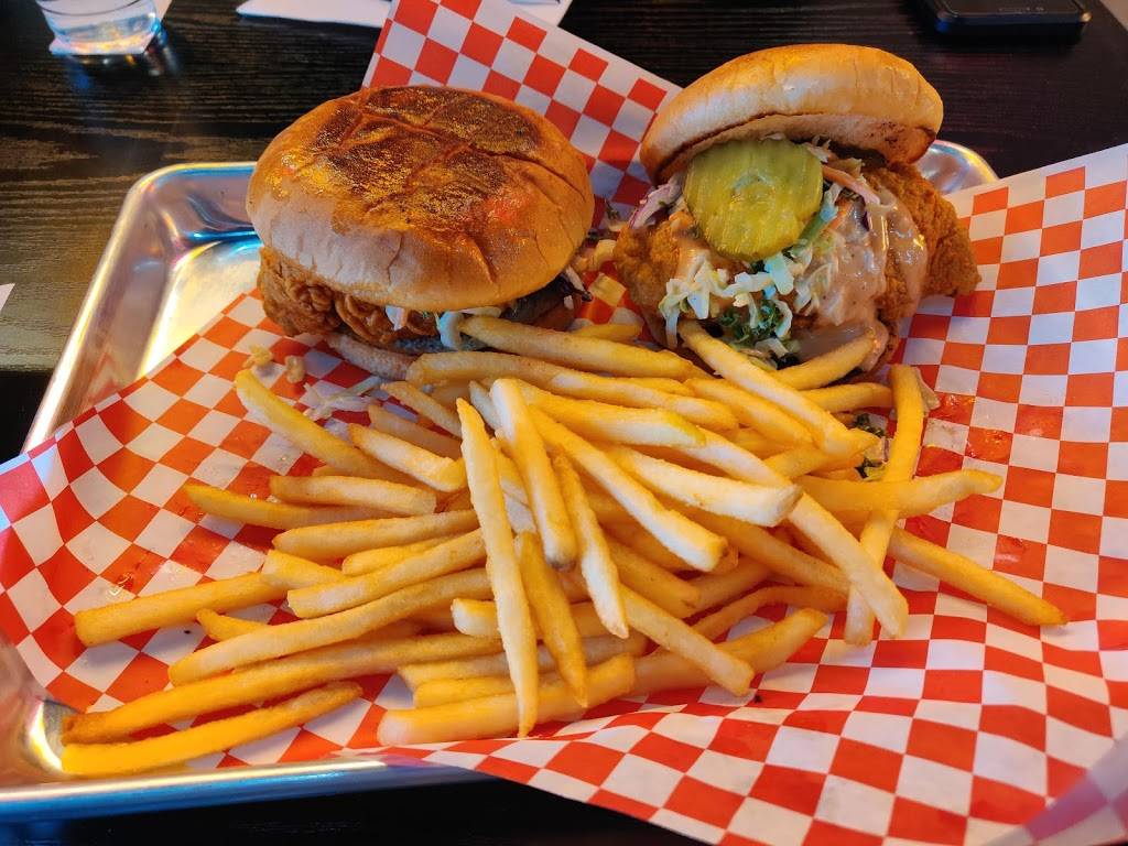 Blazin Chicks | restaurant | 5728 Rosemead Blvd Unit #102, Temple City, CA 91780, USA | 6268722096 OR +1 626-872-2096