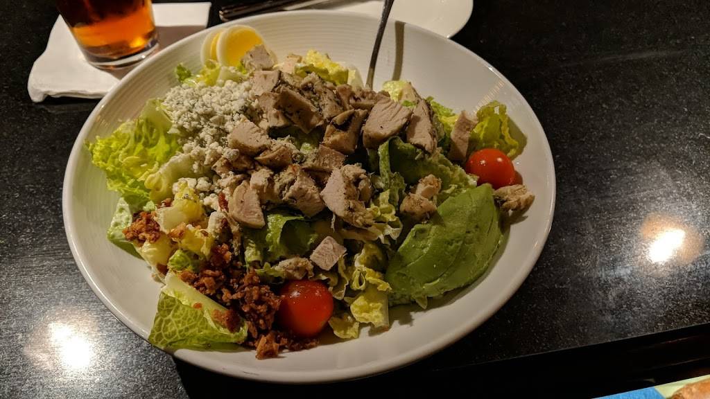 Whispers Bar & Grill | restaurant | 299 2nd St, San Francisco, CA 94105, USA | 4159470700 OR +1 415-947-0700