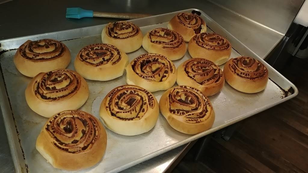 Robins Diner | restaurant | 603 West Side Square, Clinton, IL 61727, USA | 2179344122 OR +1 217-934-4122