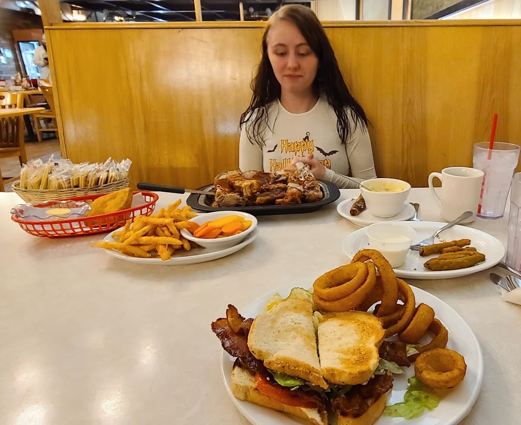 7-11 Ranch Restaurant | restaurant | 77 E Main St #2601, Vernal, UT 84078, USA | 4357891170 OR +1 435-789-1170