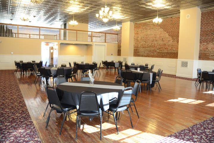 Cerno’s Bar & Grill | restaurant | 118 E Main St, Elmwood, IL 61529, USA | 3097411036 OR +1 309-741-1036