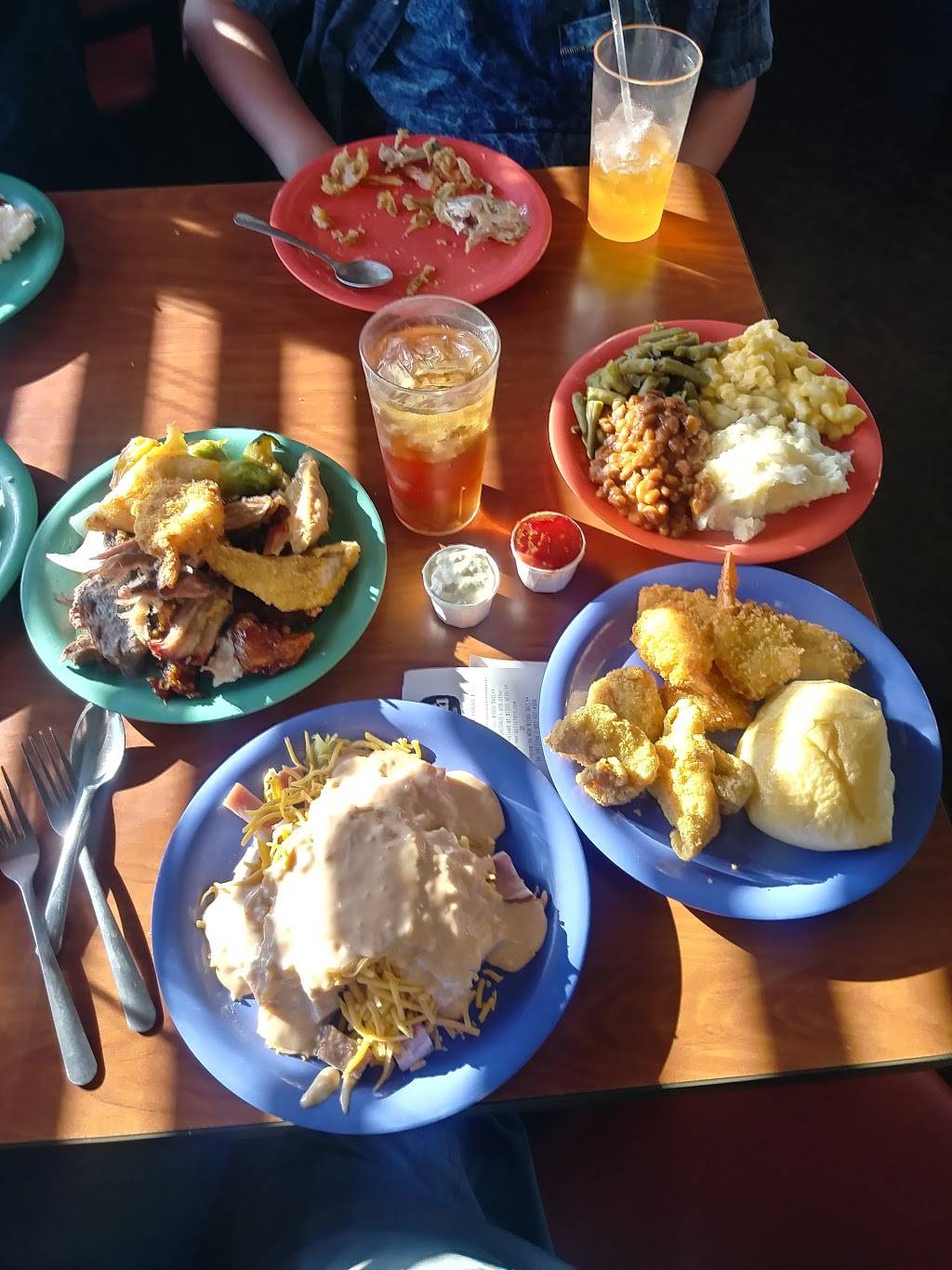 Golden Corral Buffet & Grill | restaurant | 1850 Zumbehl Rd, St Charles, MO 63303, USA | 6369470999 OR +1 636-947-0999